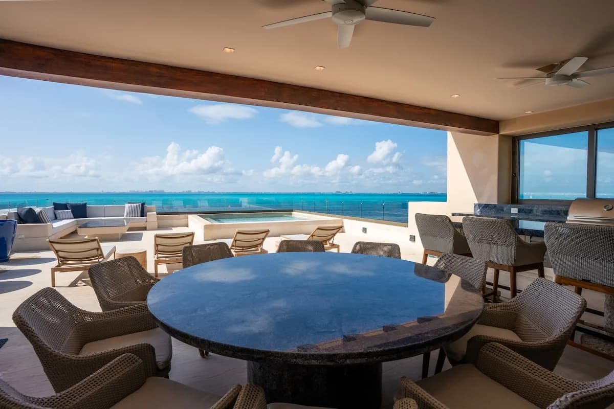 Exclusive Penthouse | 5BR | Private Roof w/ Pool