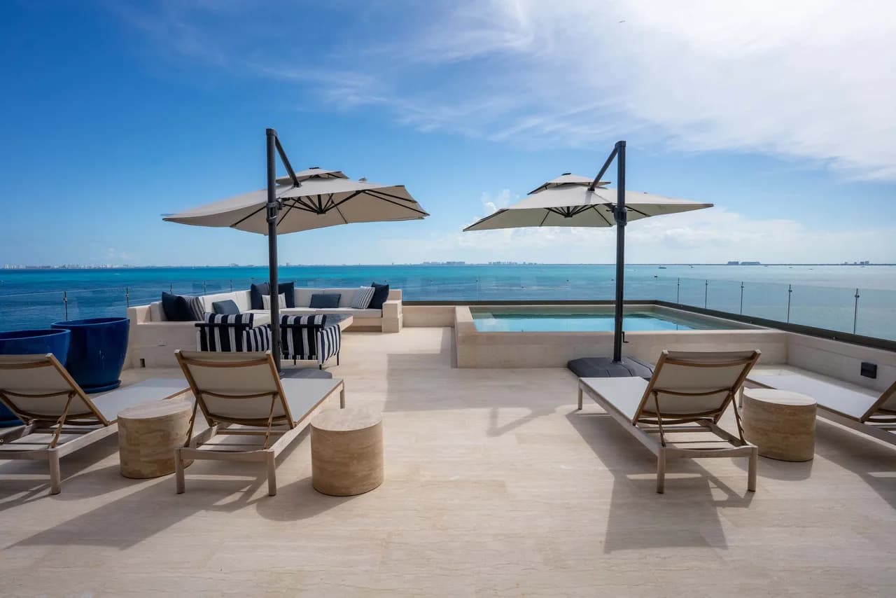 Exclusive Penthouse | 5BR | Private Roof w/ Pool photo 2