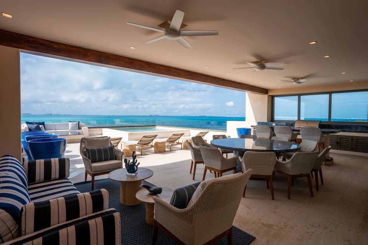 Luxury Penthouse | 9BR | Private Rooftop w/ Pool
