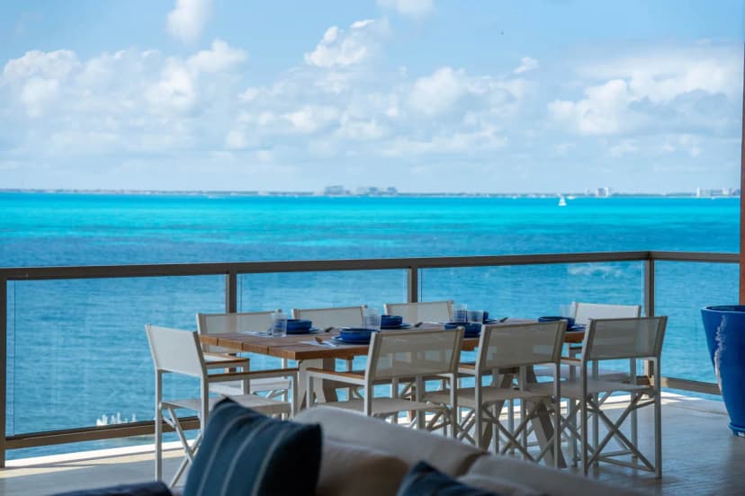 Luxury Escape | 4BR | Beachfront & Ocean Views
