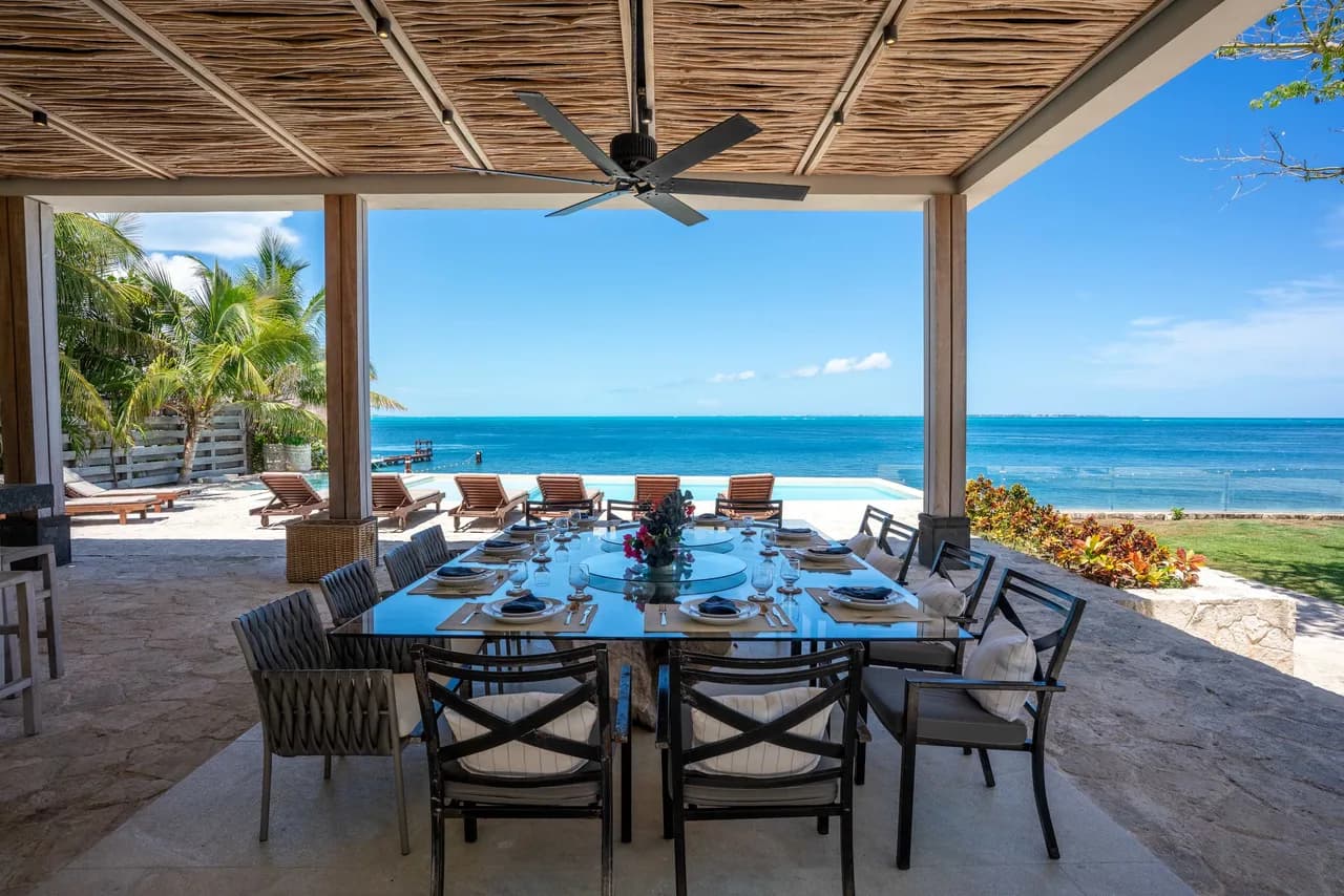 CasaZul | 9 BR | Luxury Beachfront Mansion photo 4