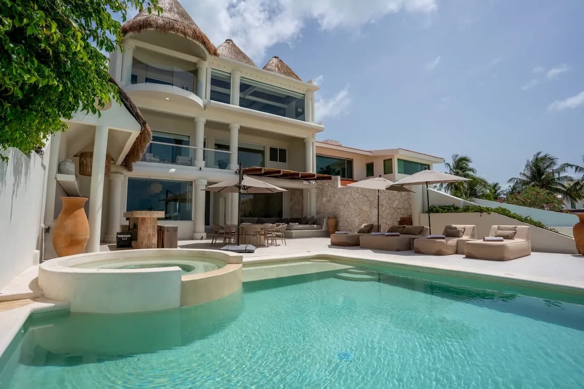 AB del Mar | 7BR | Luxury Beachfront Villa photo 3