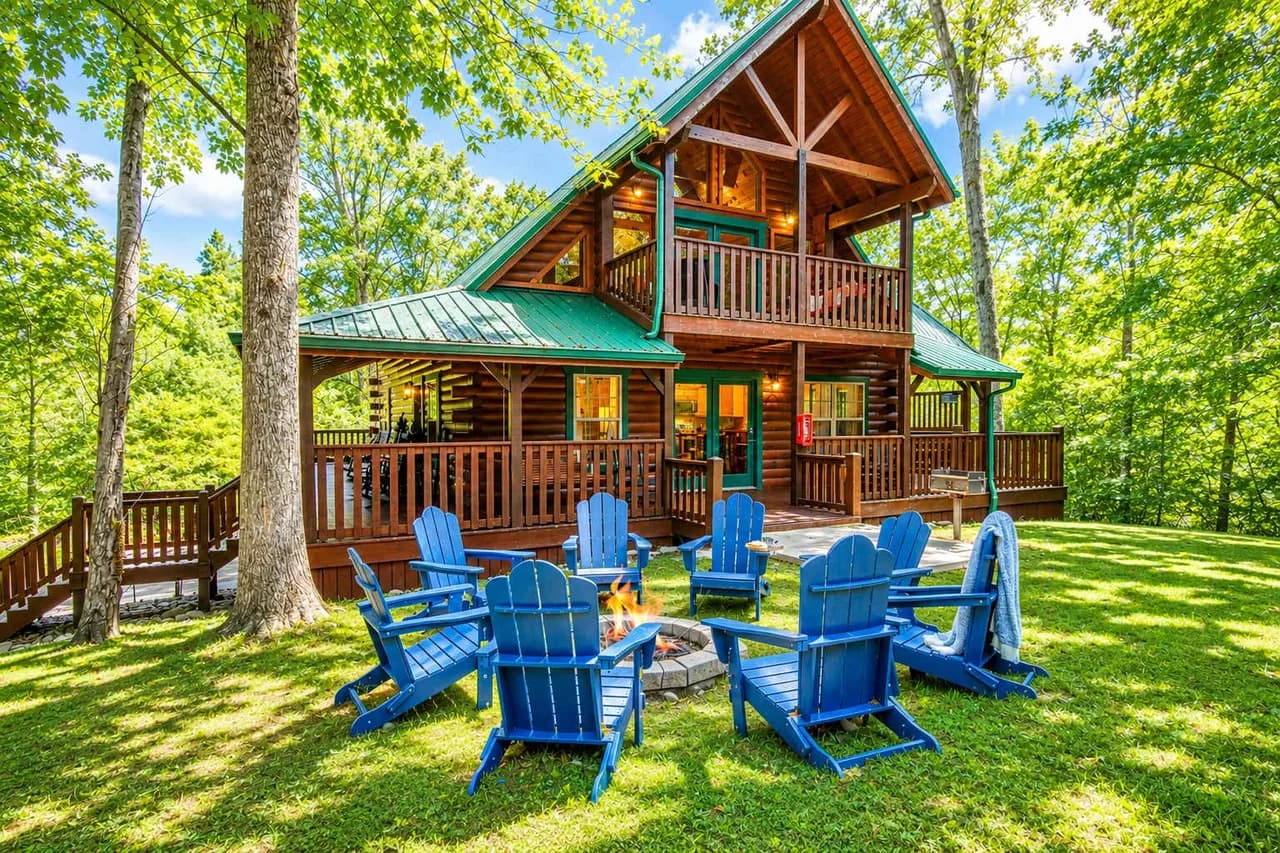 Downtown Hot Tub Villa in Smoky Mountains