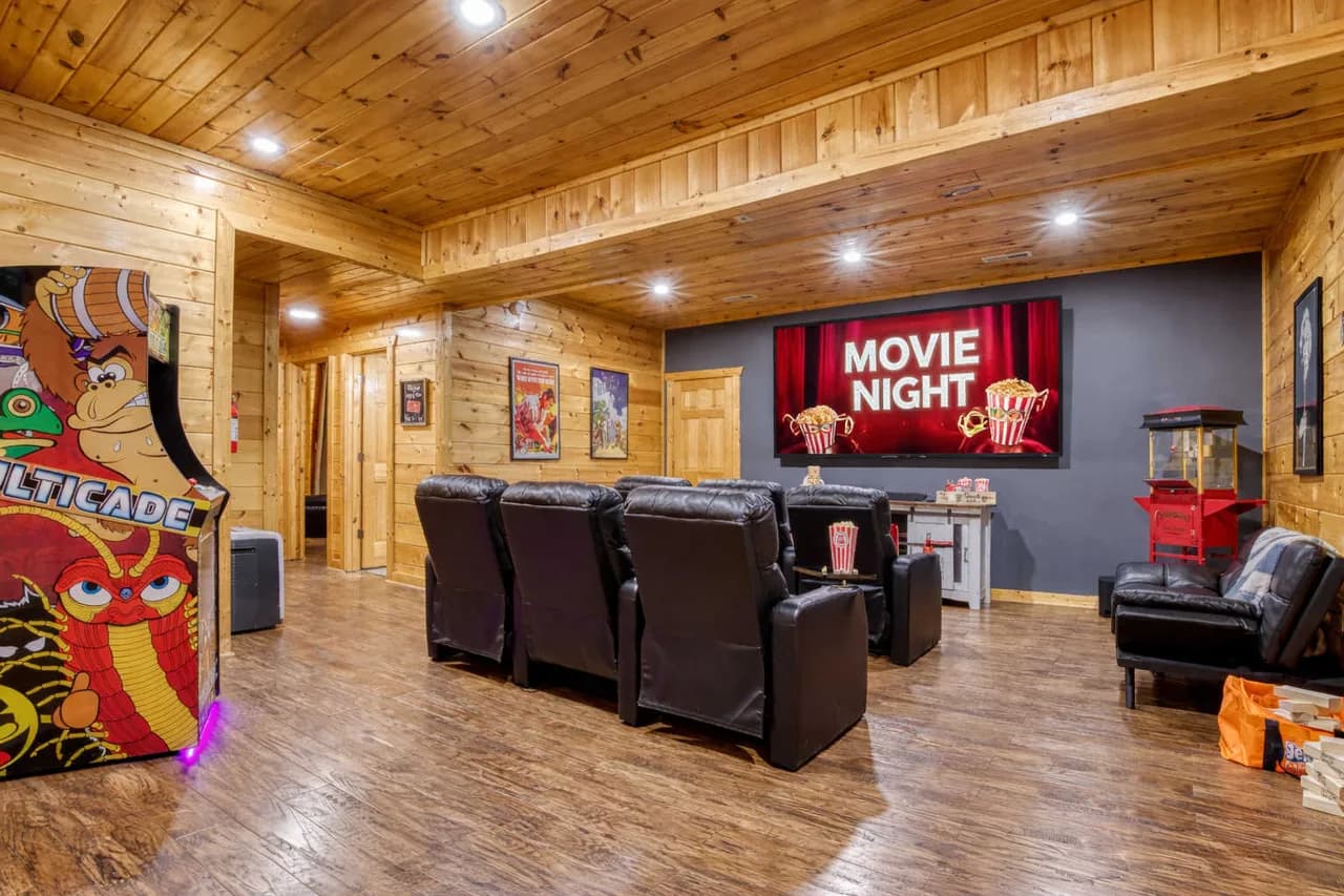 Downtown Hot Tub Villa in Smoky Mountains photo 3