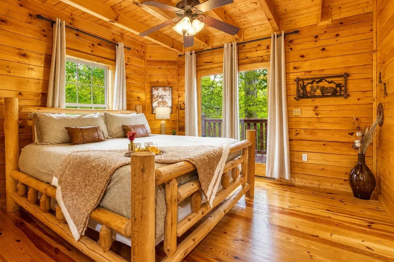 Downtown Hot Tub Villa in Smoky Mountains photo 4