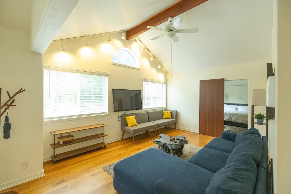 Spacious Six-Bedroom Retreat in Mill Valley photo 2