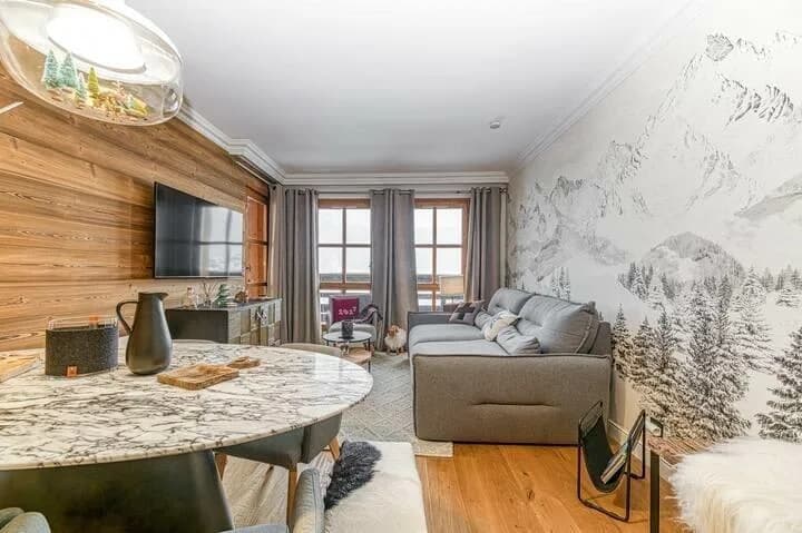 Chic Mountain Apartment in Arc 1950