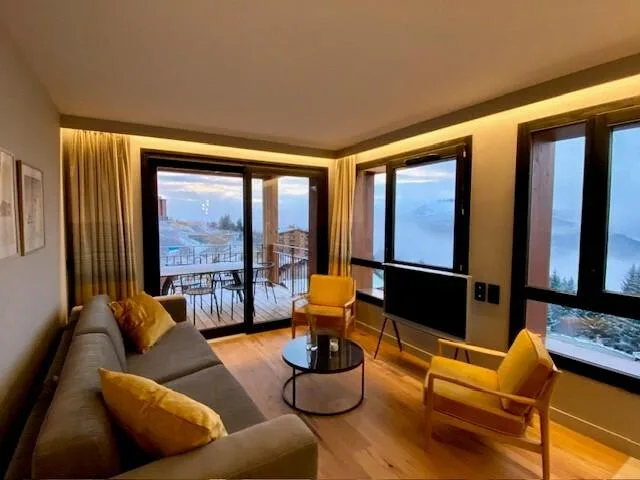 Modern Stay With Jacuzzi and Sauna photo 3