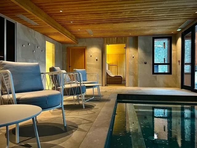 Modern Stay With Jacuzzi and Sauna photo 4