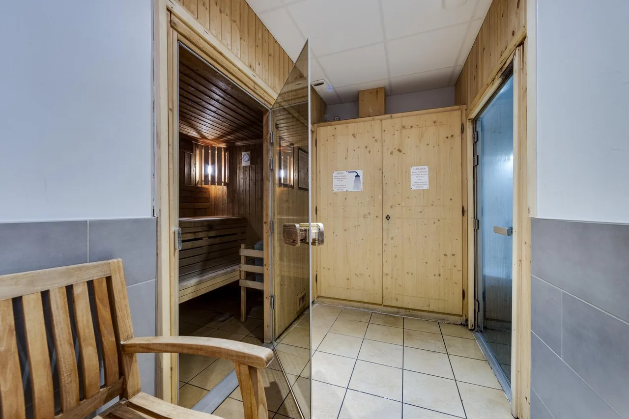 Relaxing Mountain Apartment With Outdoor Pool photo 3