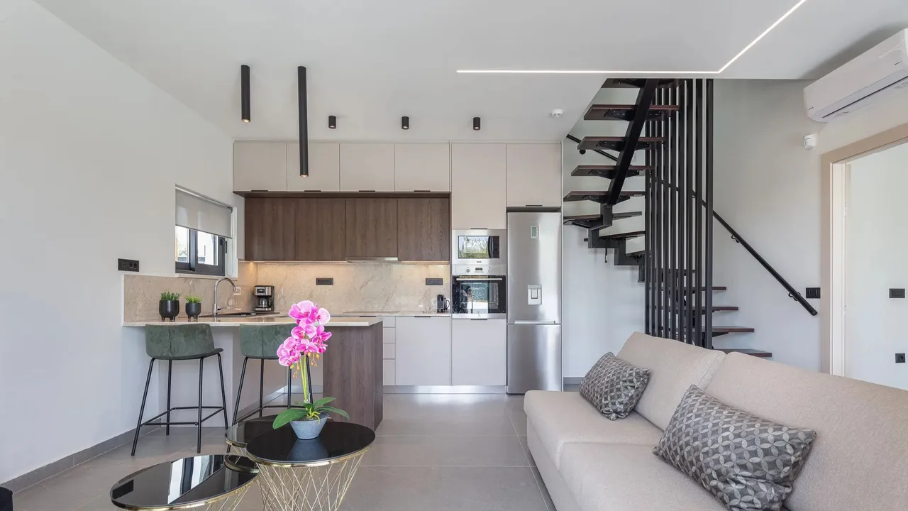 Elegant Escape With Pool and Balcony Views photo 2