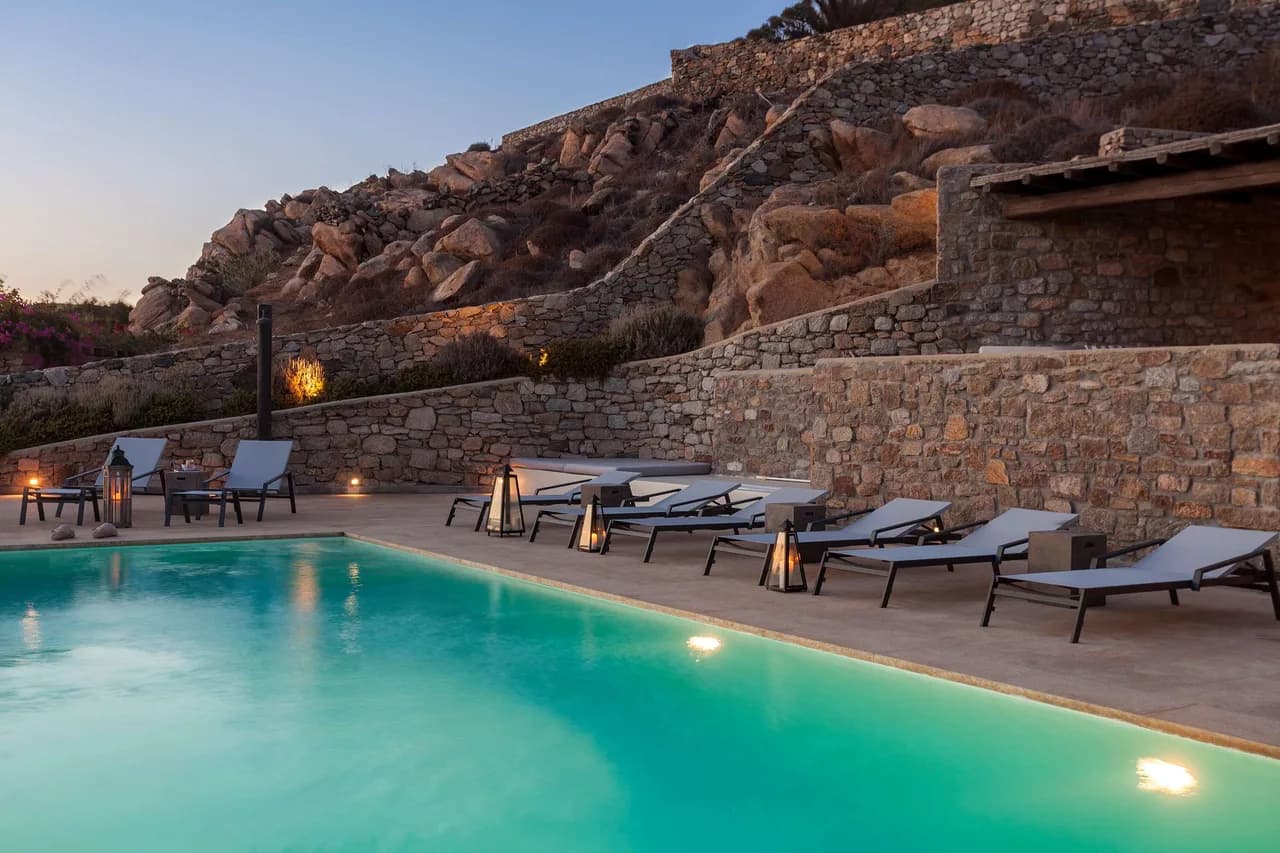 Exclusive Retreat With Panoramic Views photo 4