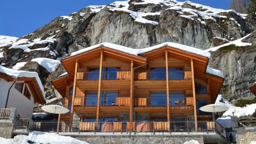 Chalet With Private Hot Tub in Zermatt