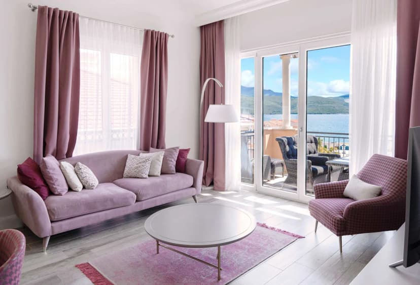 Stylish 3BR Sea View Apartment