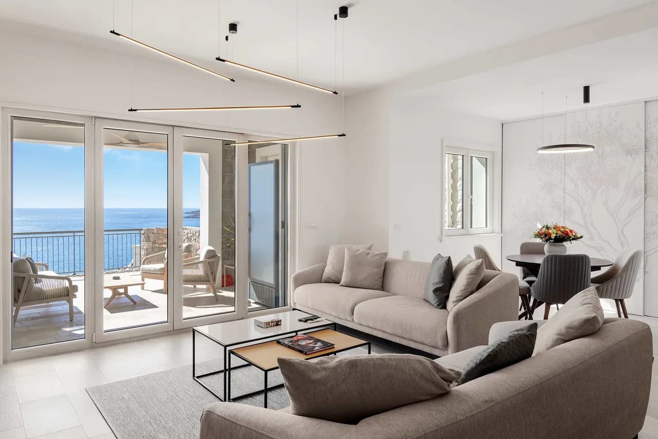 Relaxing 2BR Apartment With Sea View