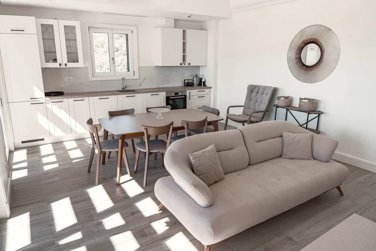 Relaxing 2BR Apartment With Sea View photo 4