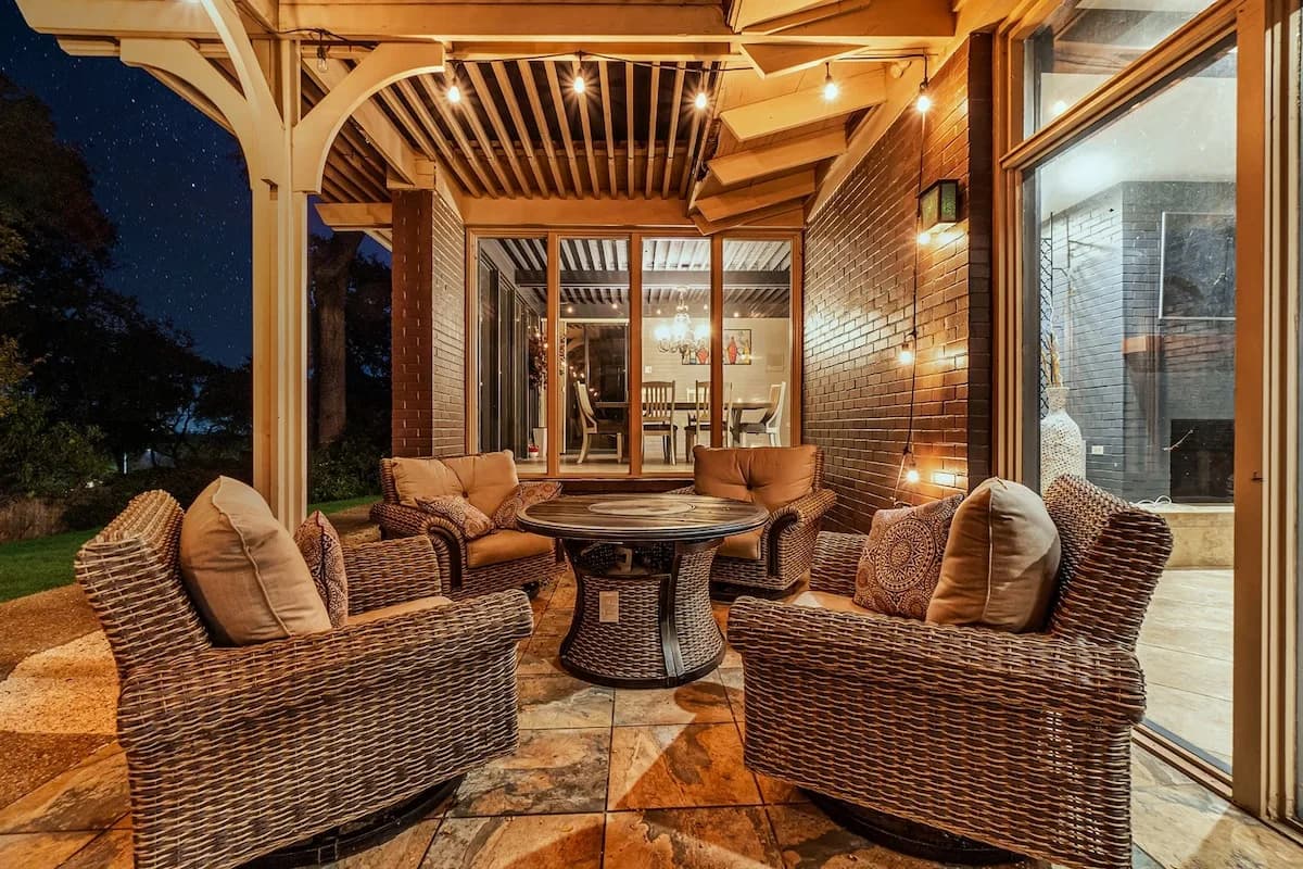 Spacious Four Bedroom Villa in Austin photo 4