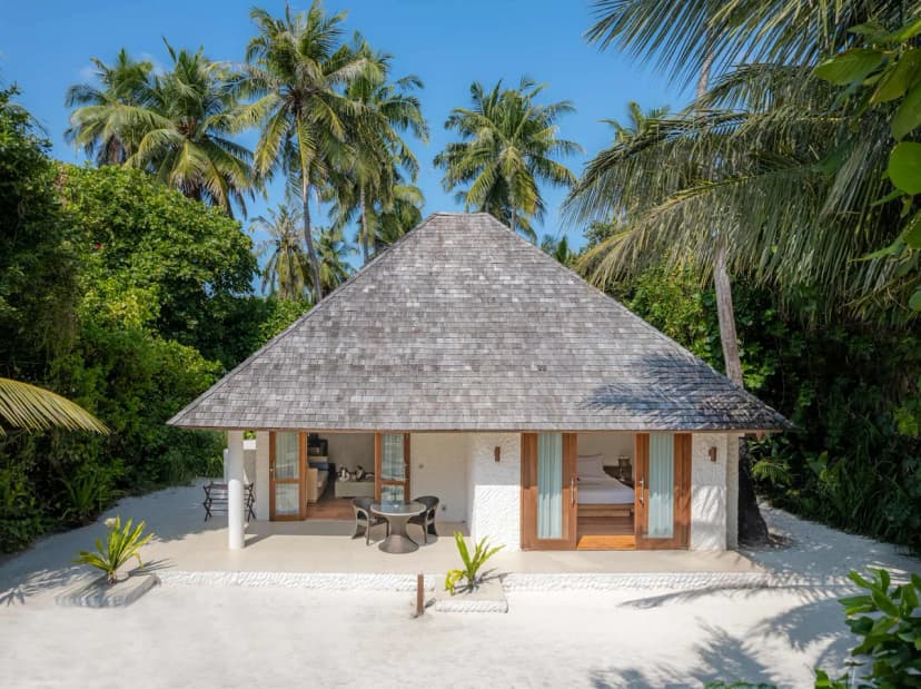 Beachfront Escape With Private Sunset Views