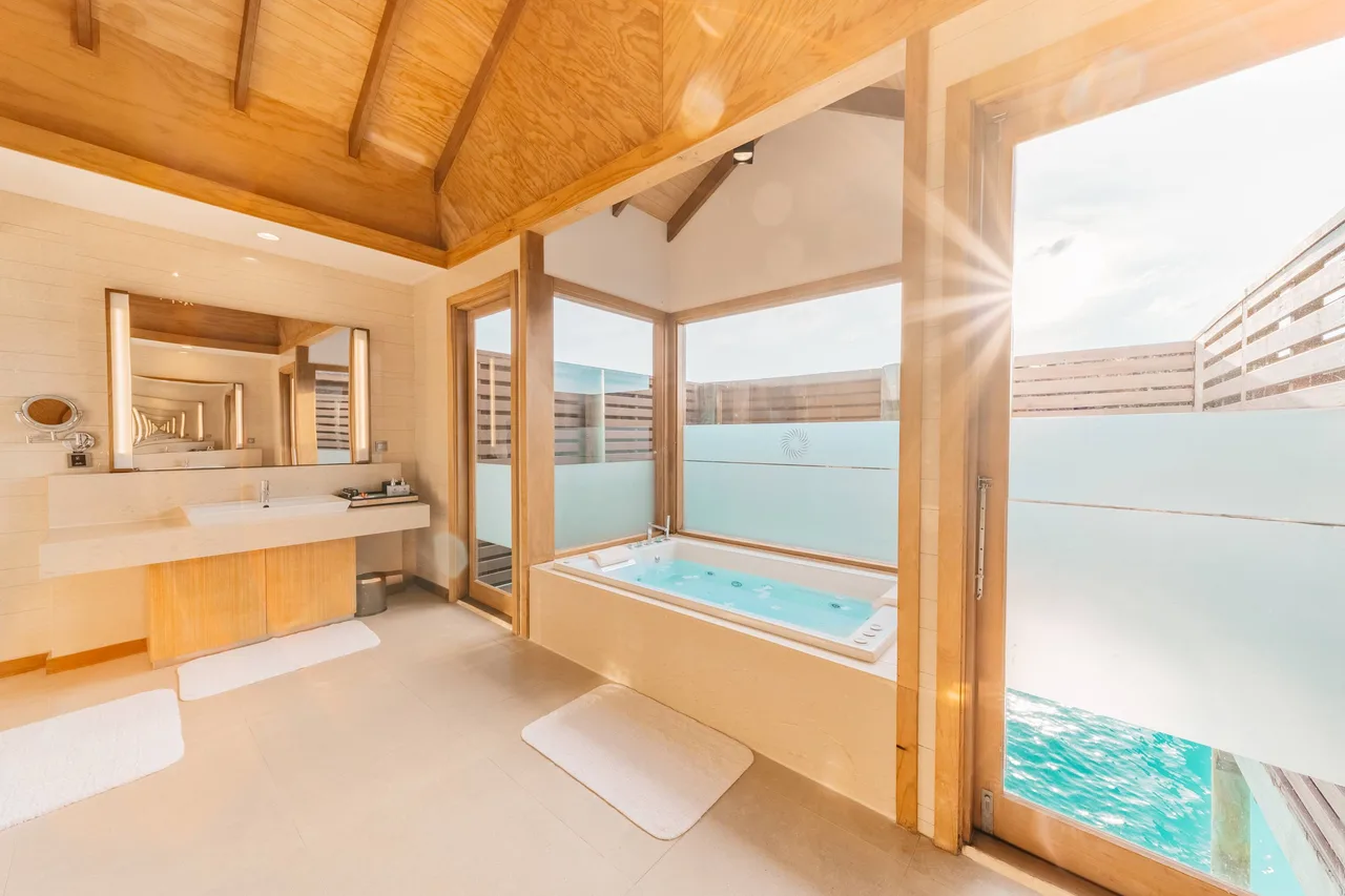 Lagoon Villa Featuring Private Pool Deck photo 4