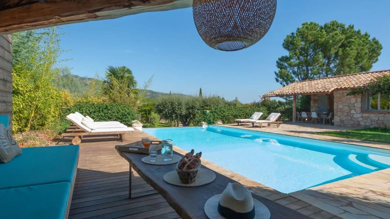 Infinity Pool and Lavender Garden Villa photo 5