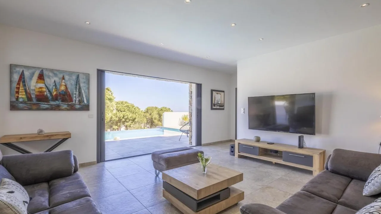 Calvi Bay Villa With Heated Pool photo 2