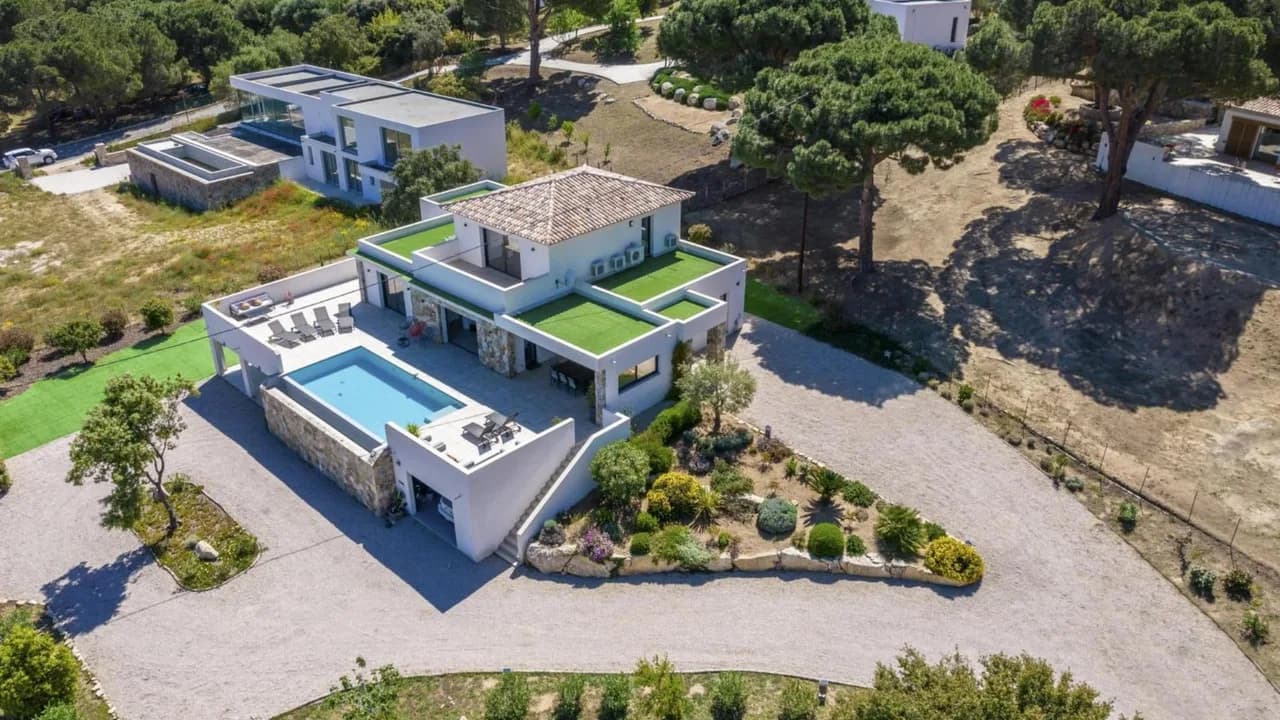 Calvi Bay Villa With Heated Pool photo 4