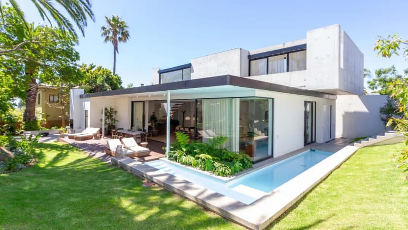 Luxury Poolside Home Near Waterfront