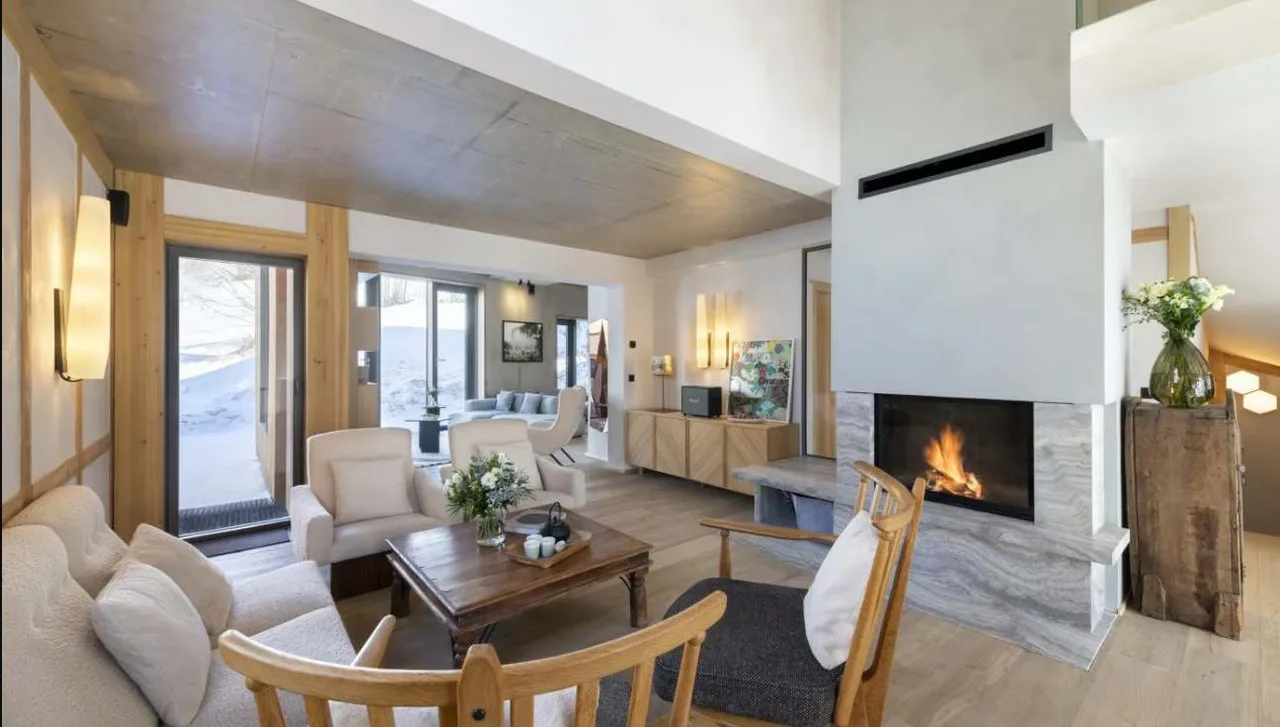Ski-in/ski-out Val D'isère Chalet With Heated Pool photo 4