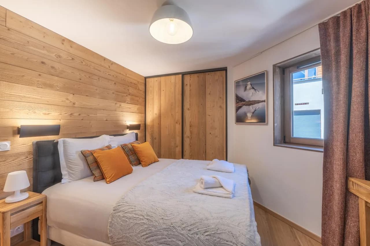 Bright Ski Apartment With Mountain Views photo 2