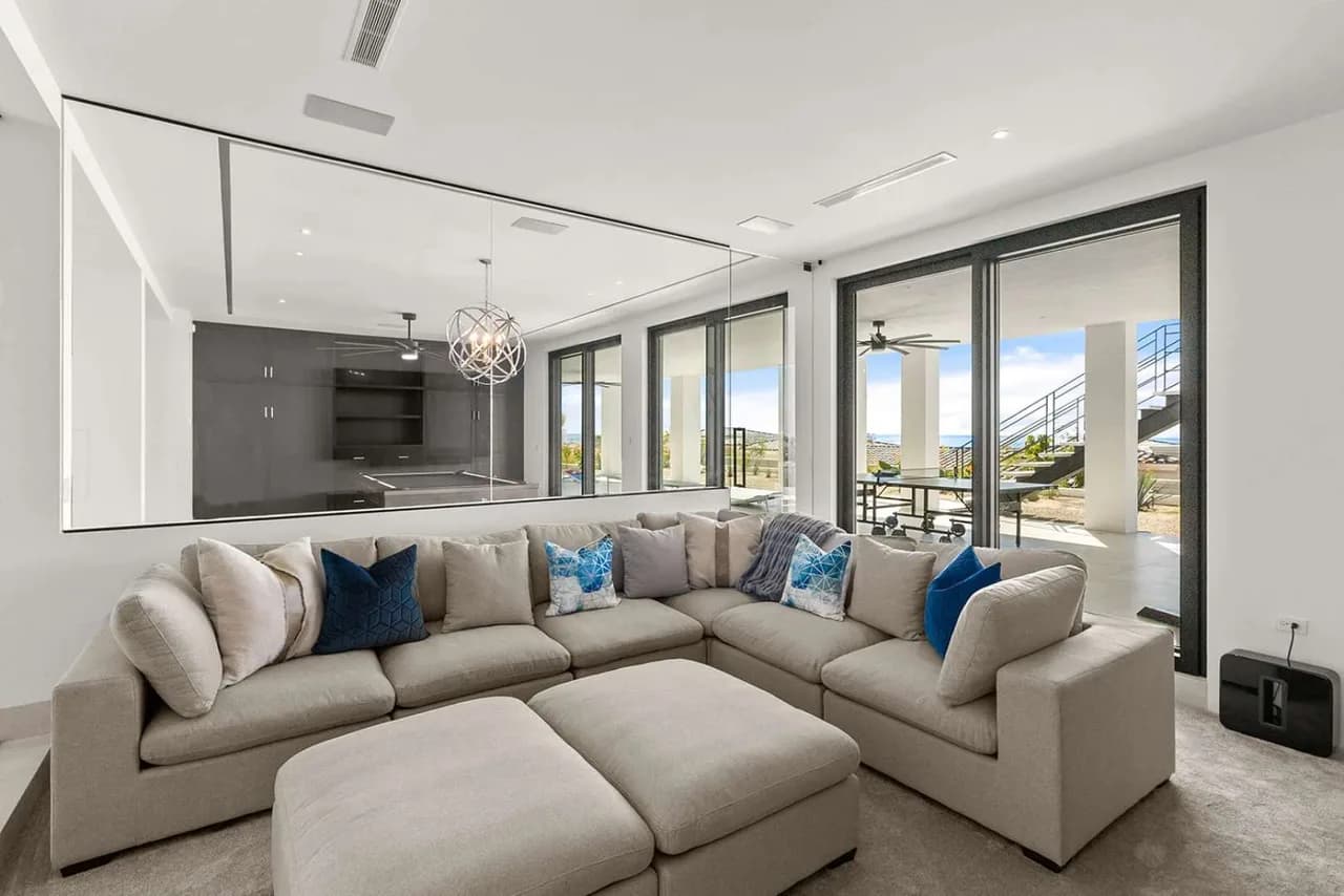 Modern Villa with Billiards and Ping Pong photo 2