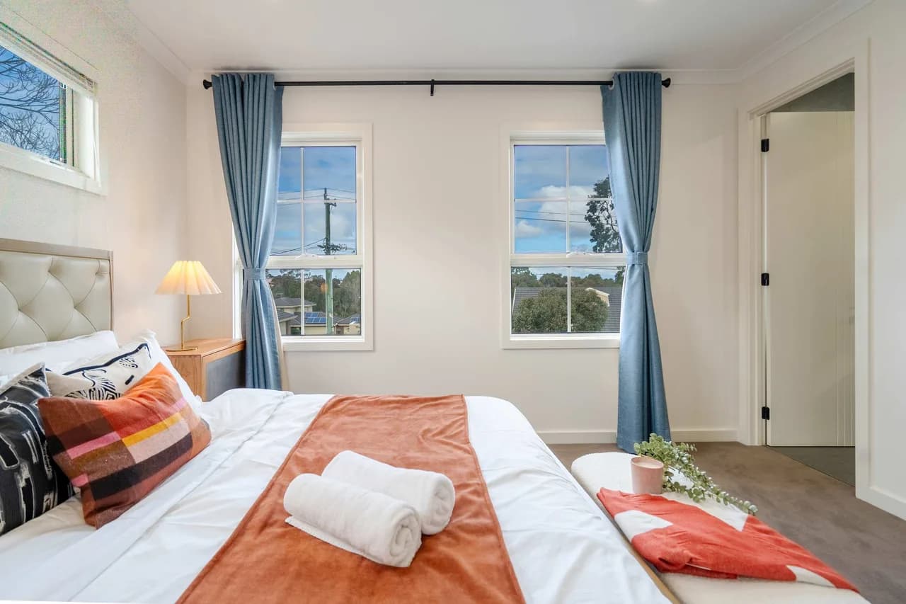 Air-Conditioned Four Bedroom Home in Ashburton, Victoria photo 5