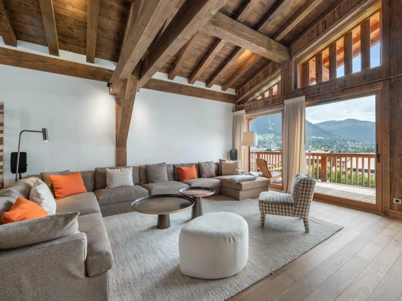 Stylish Ski Retreat With Private Sauna