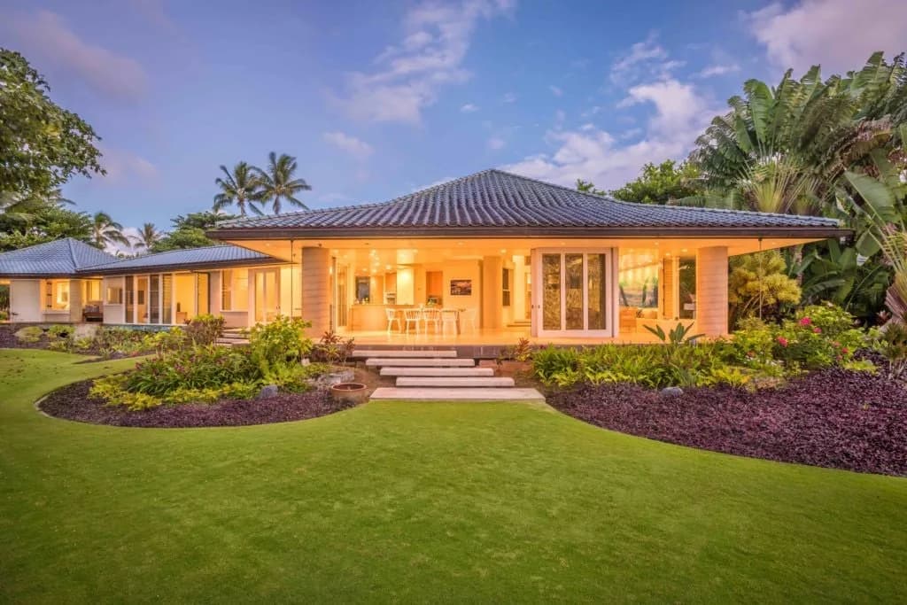 Beachfront Four-Bedroom Estate in Kauai photo 2
