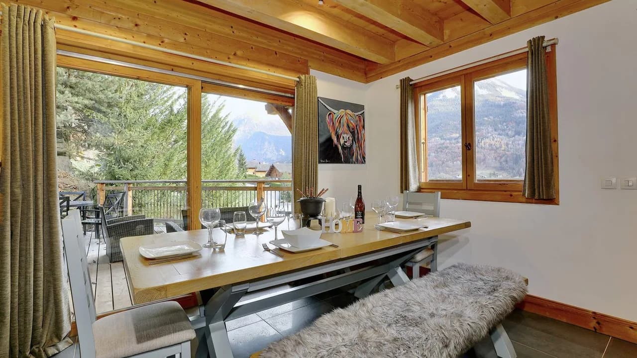 Cozy Ski Chalet With Mountain Views photo 4