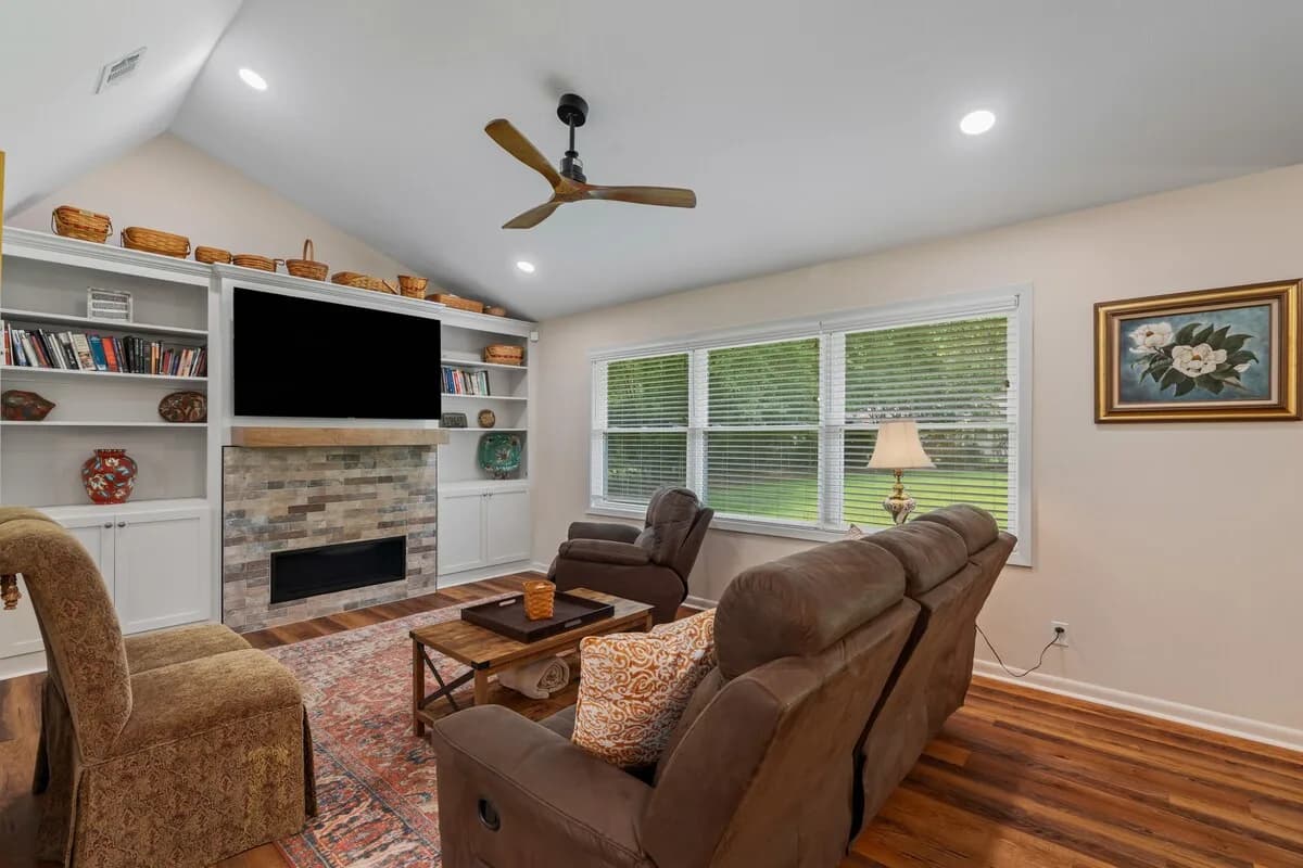 Garden-Facing Four Bedroom Home in Hattiesburg photo 3