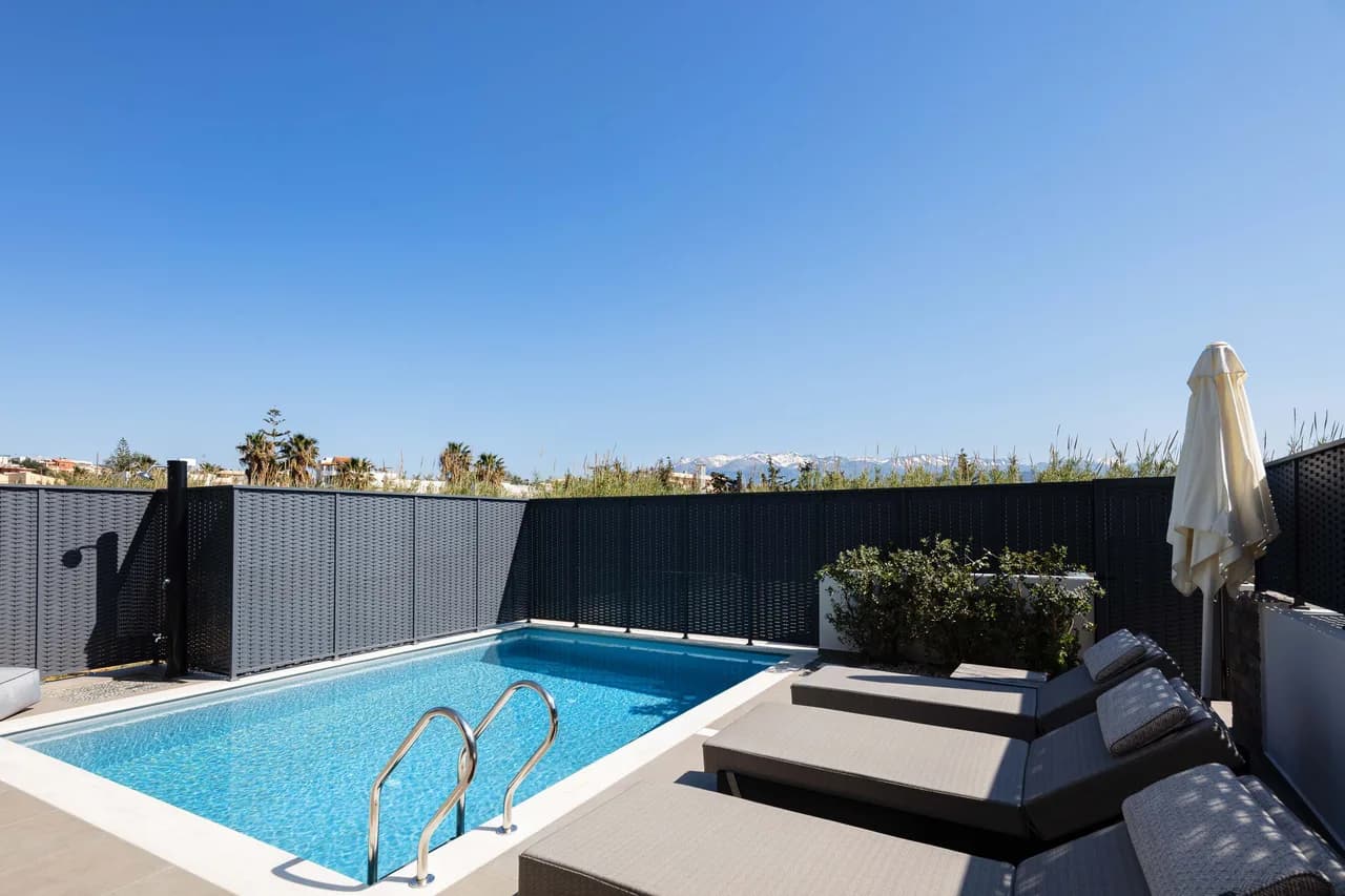Elegant Villa Stay With Private Pool photo 5
