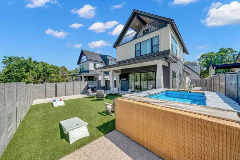 Sleeps 44, Luxury Compound, 2 Pools, 2 Kitchens