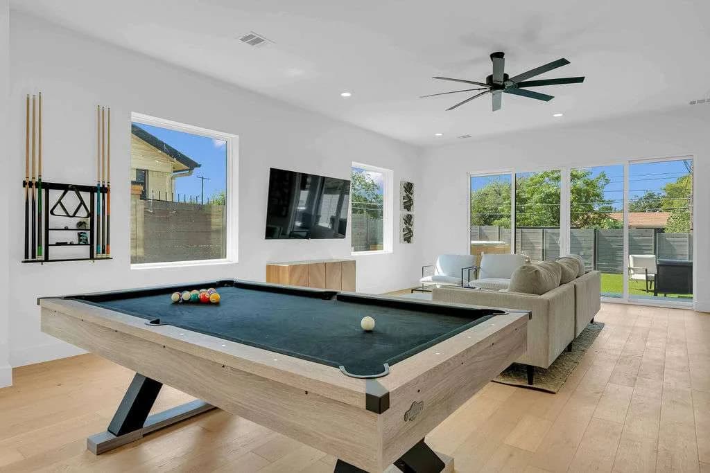 Sprawling Luxury Compound in Austin photo 2