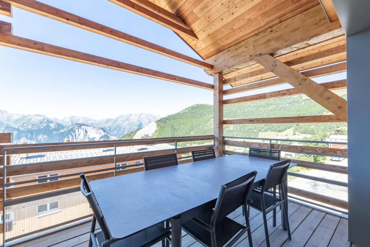 Warm Alpine Apartment With Mountain Charm photo 4