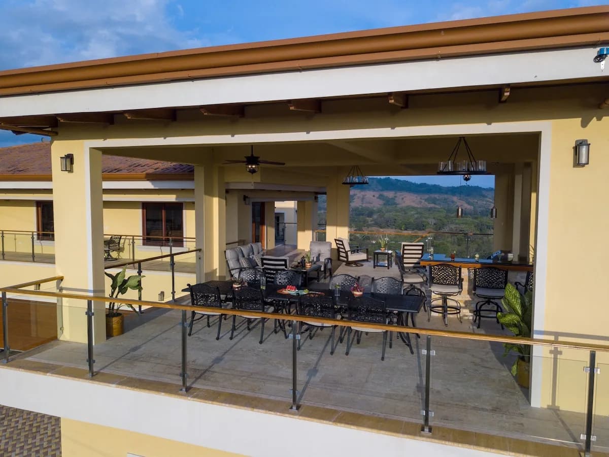 Contemporary Seven-Bedroom Retreat in Guanacaste photo 3