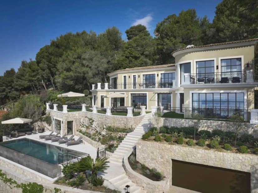 A Modish Luxury Villa in Villefranche-sur-Mer