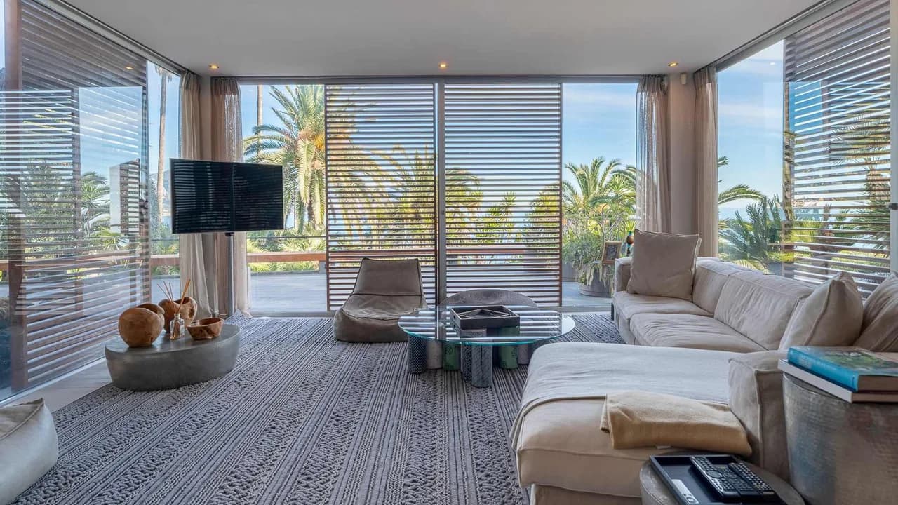 Elegant Villa in Cape Martin with Expansive Views photo 2