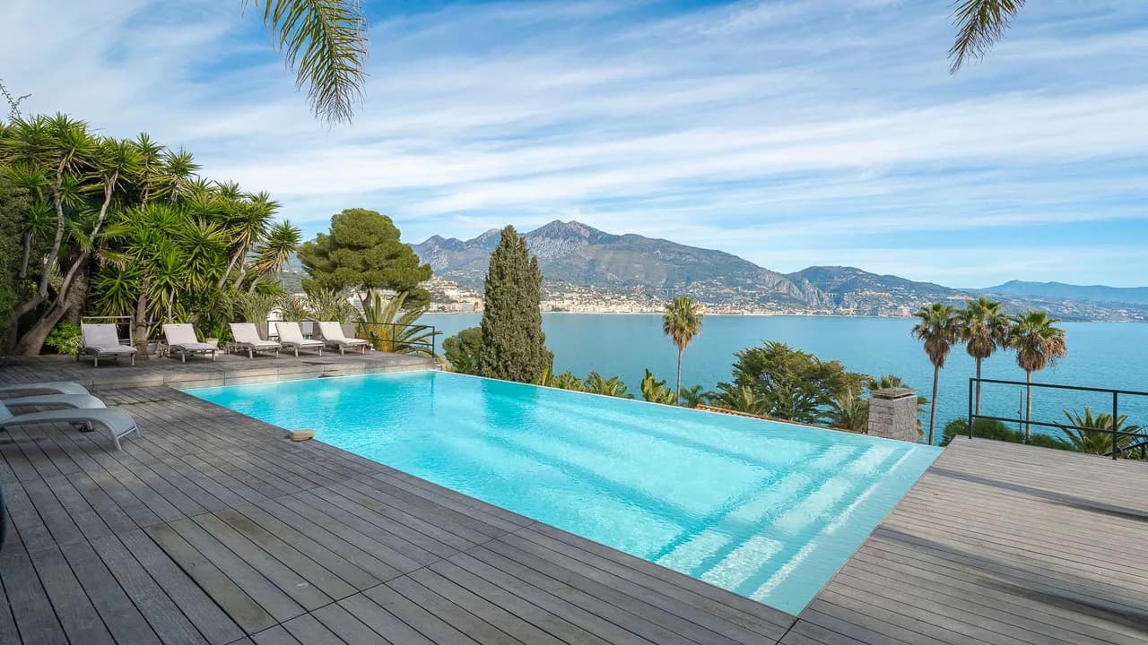 Elegant Villa in Cape Martin with Expansive Views photo 3