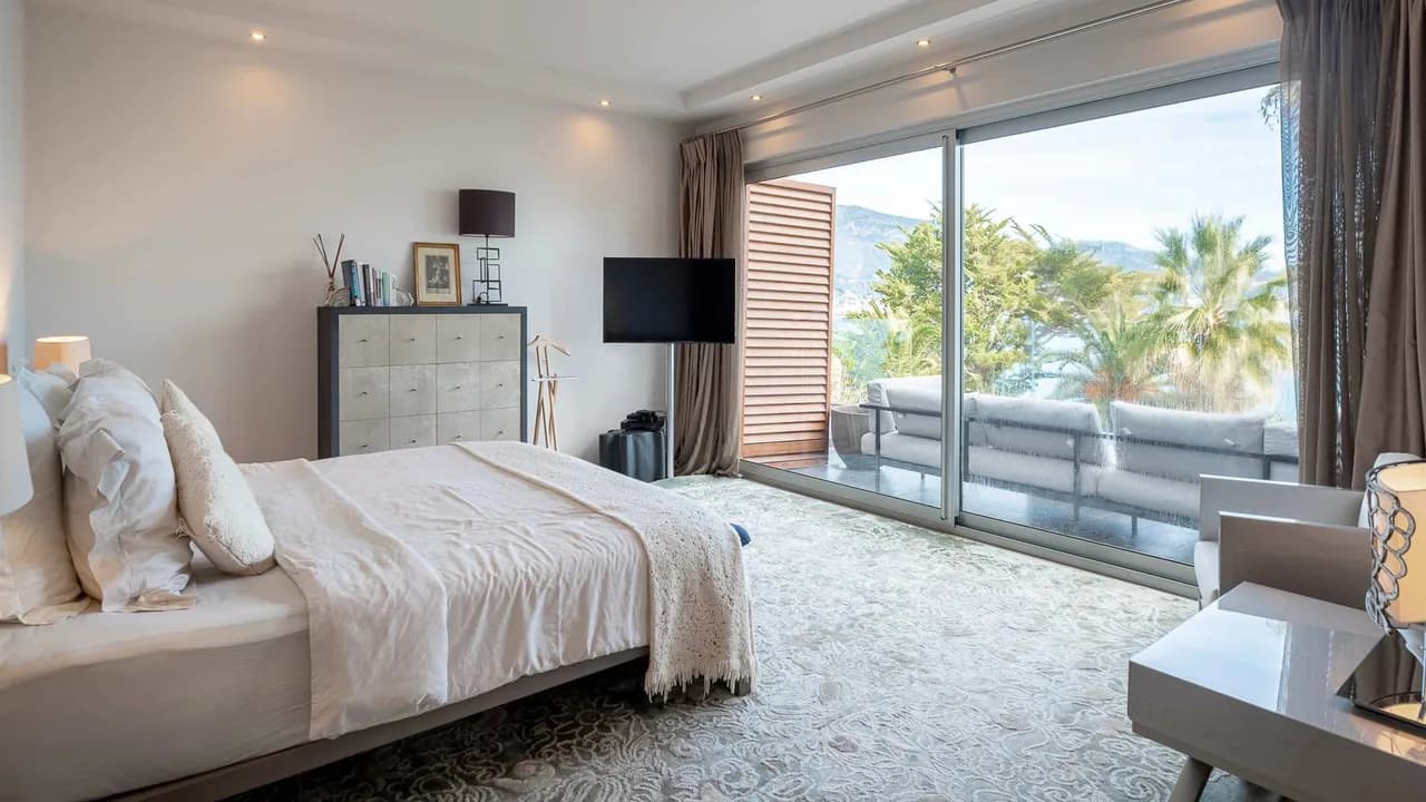 Elegant Villa in Cape Martin with Expansive Views photo 4