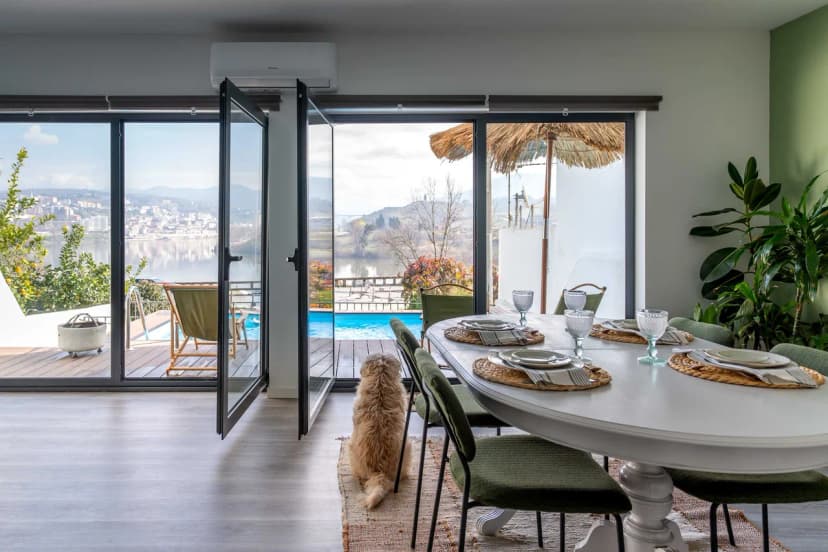 Contemporary Apartment With Pool And Views