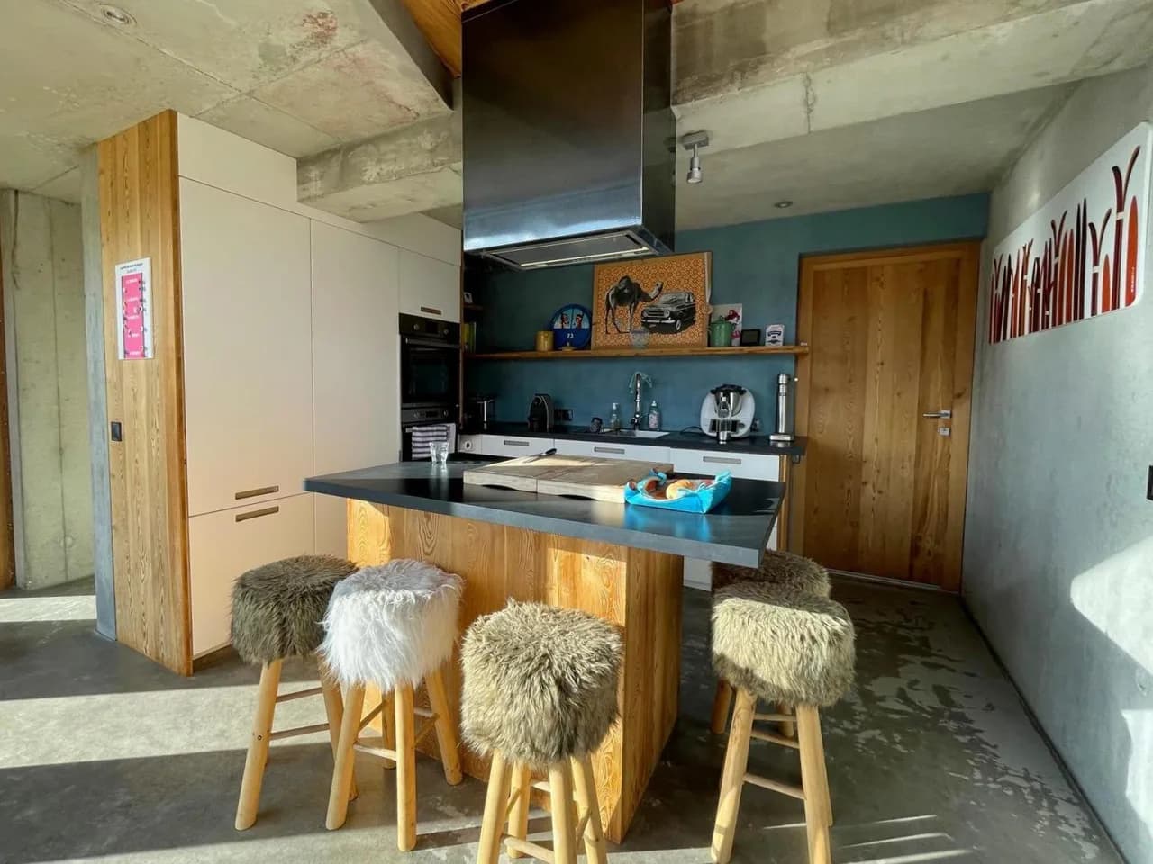 Bright Chalet Overlooking Alpine Mountain Views photo 5