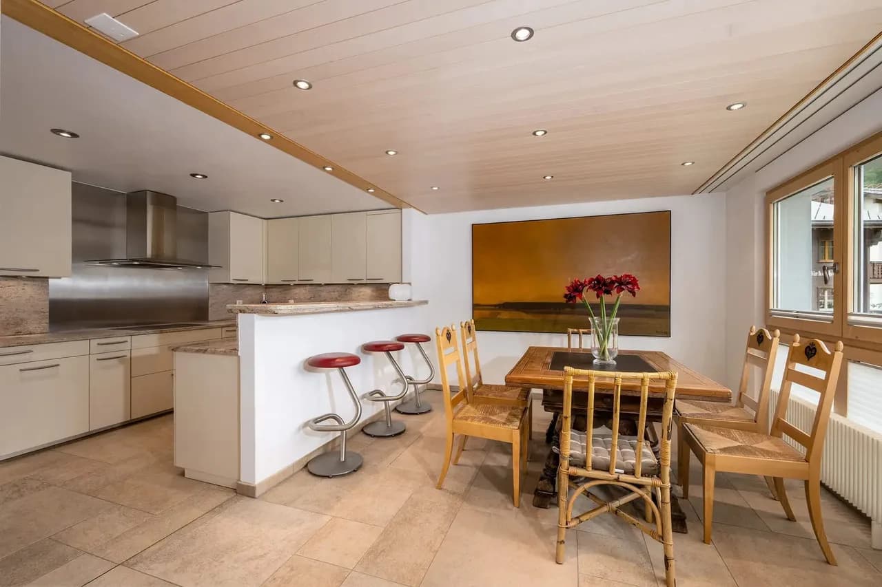 Panoramic Mountain-view Apartment in Zermatt photo 5