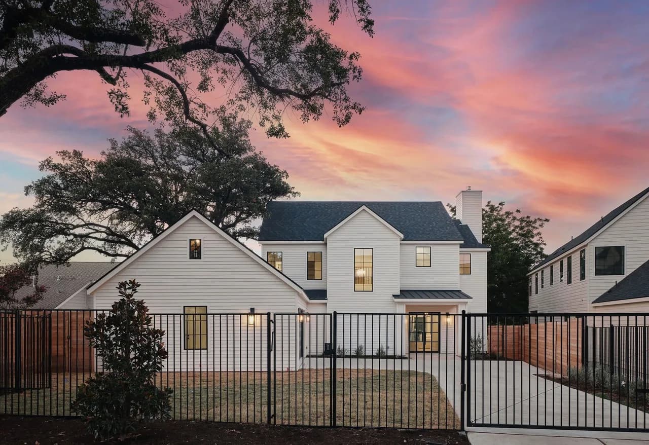 Golf Course Seven Bedroom Estate in Dripping Springs