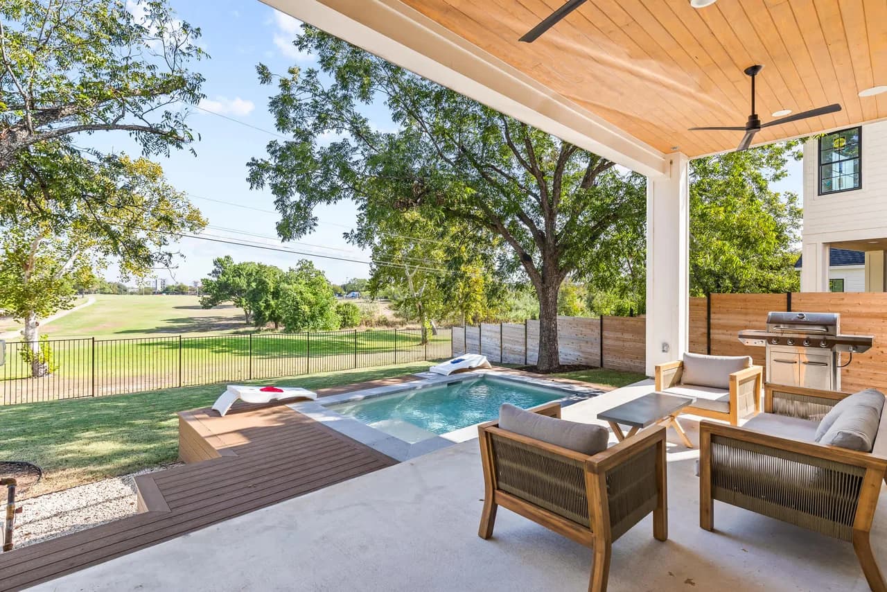 Golf Course Seven Bedroom Estate in Dripping Springs photo 3