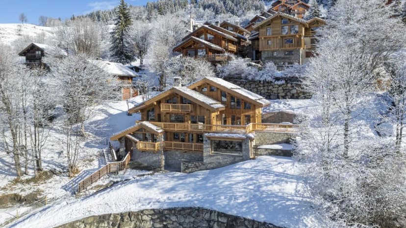 Stylish Ski Chalet With Private Sauna
